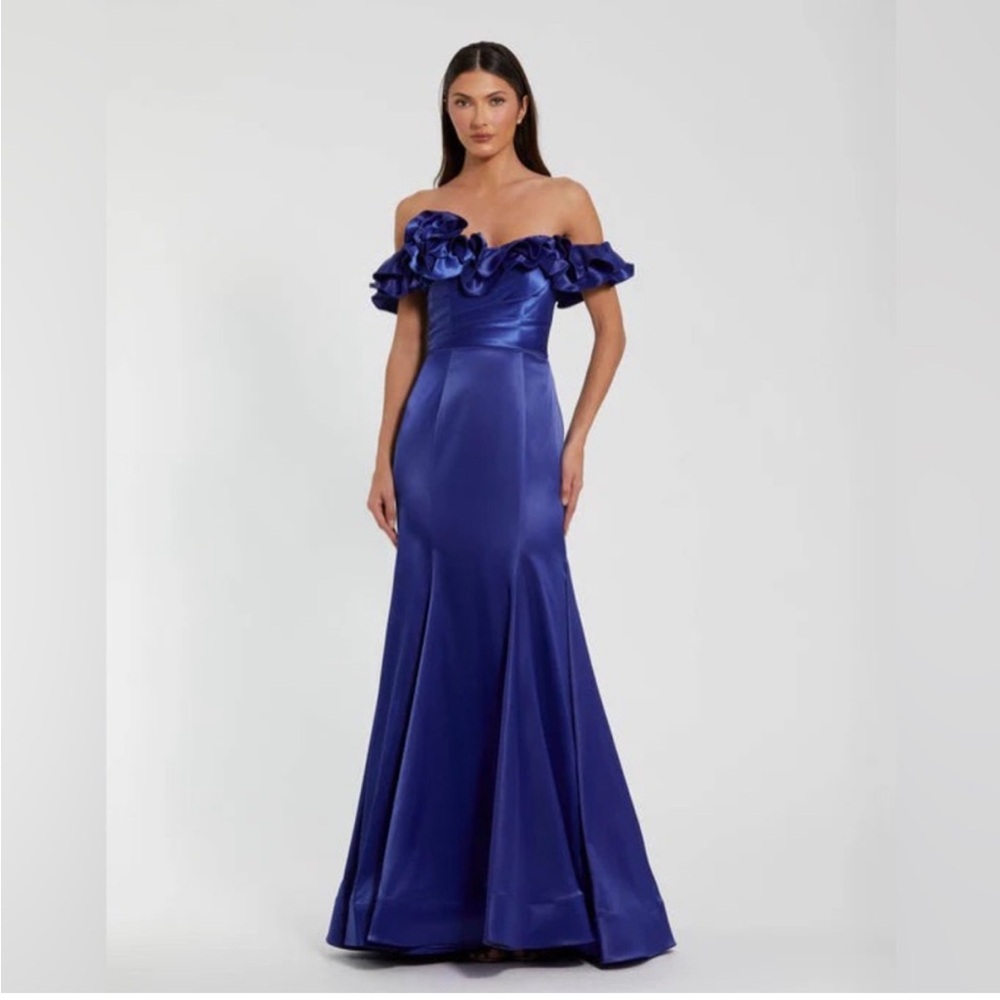 New | MAC DUGGAL 49834
Satin Ruffle Off the Shoulder Mermaid Gown 8